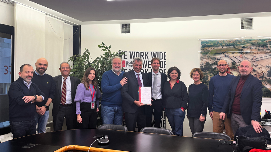 La consegna del certificato ISO 20121:2024